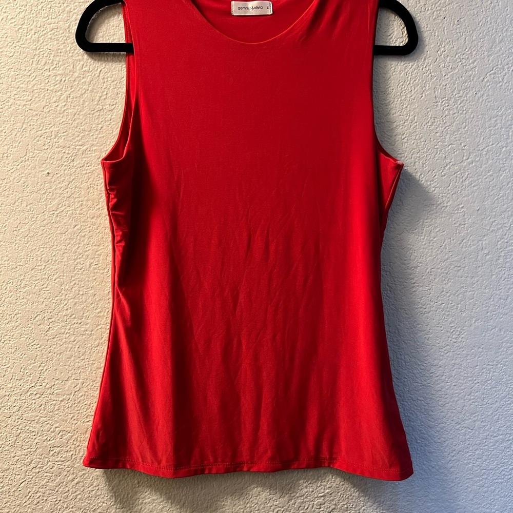 Vibrant Red Fitted Sleeveless Tank Top